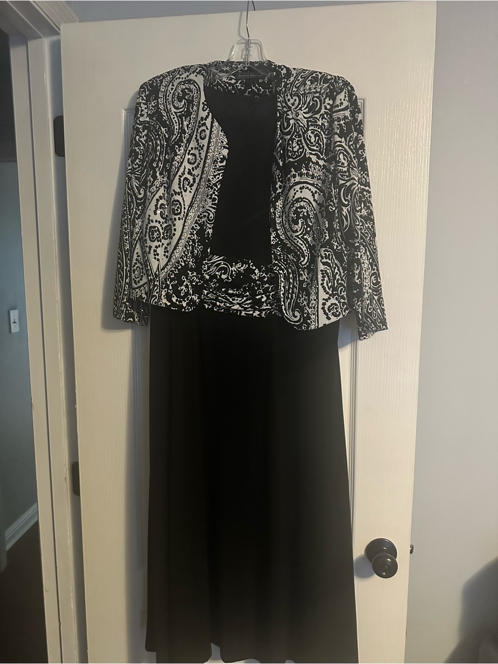 Jessica Howard Black Maxi Skirt with Black & White Paisley Jacket